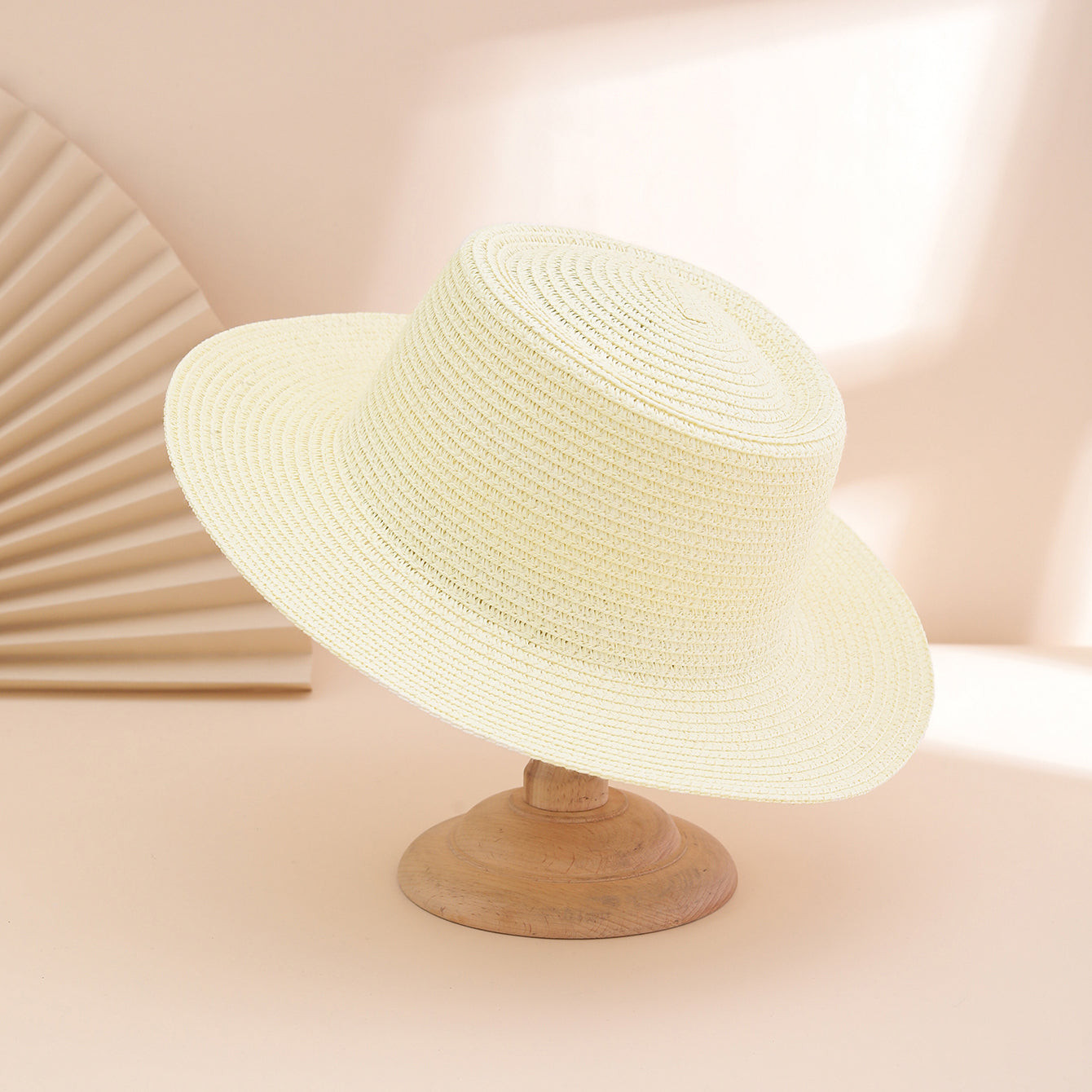 Stylish and Versatile Women’s Sun Hat with Wide Brim