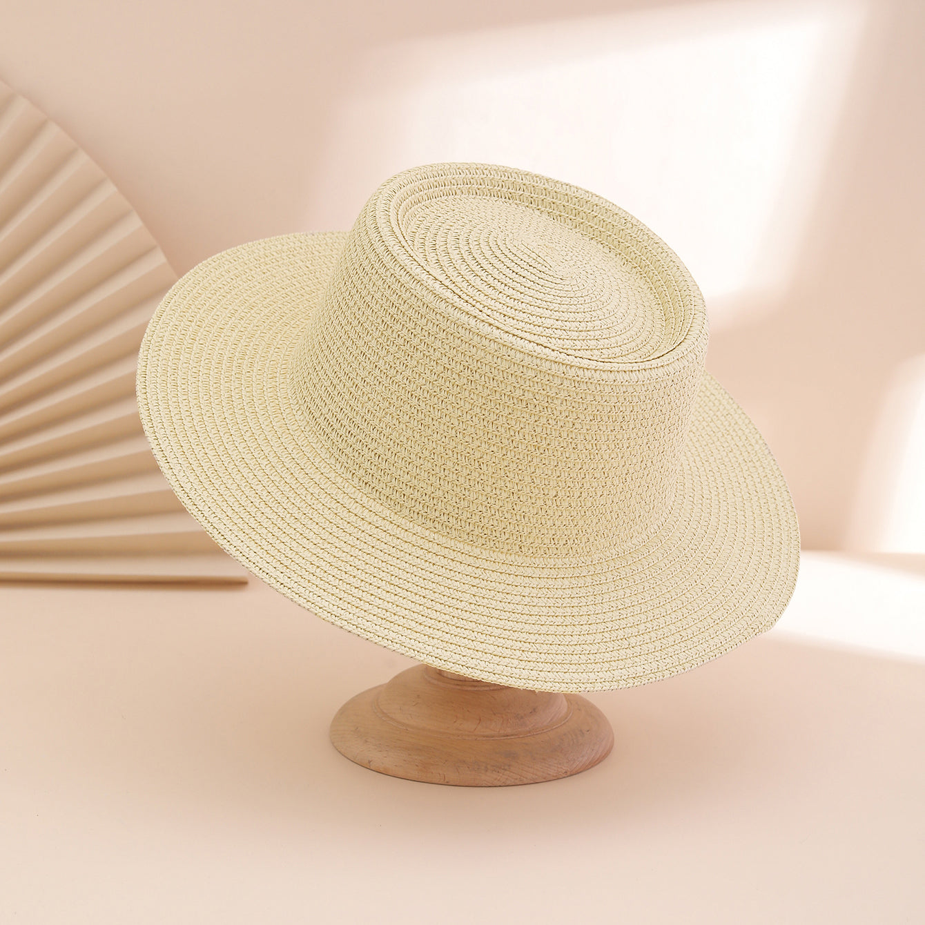 Stylish and Versatile Women’s Sun Hat with Wide Brim