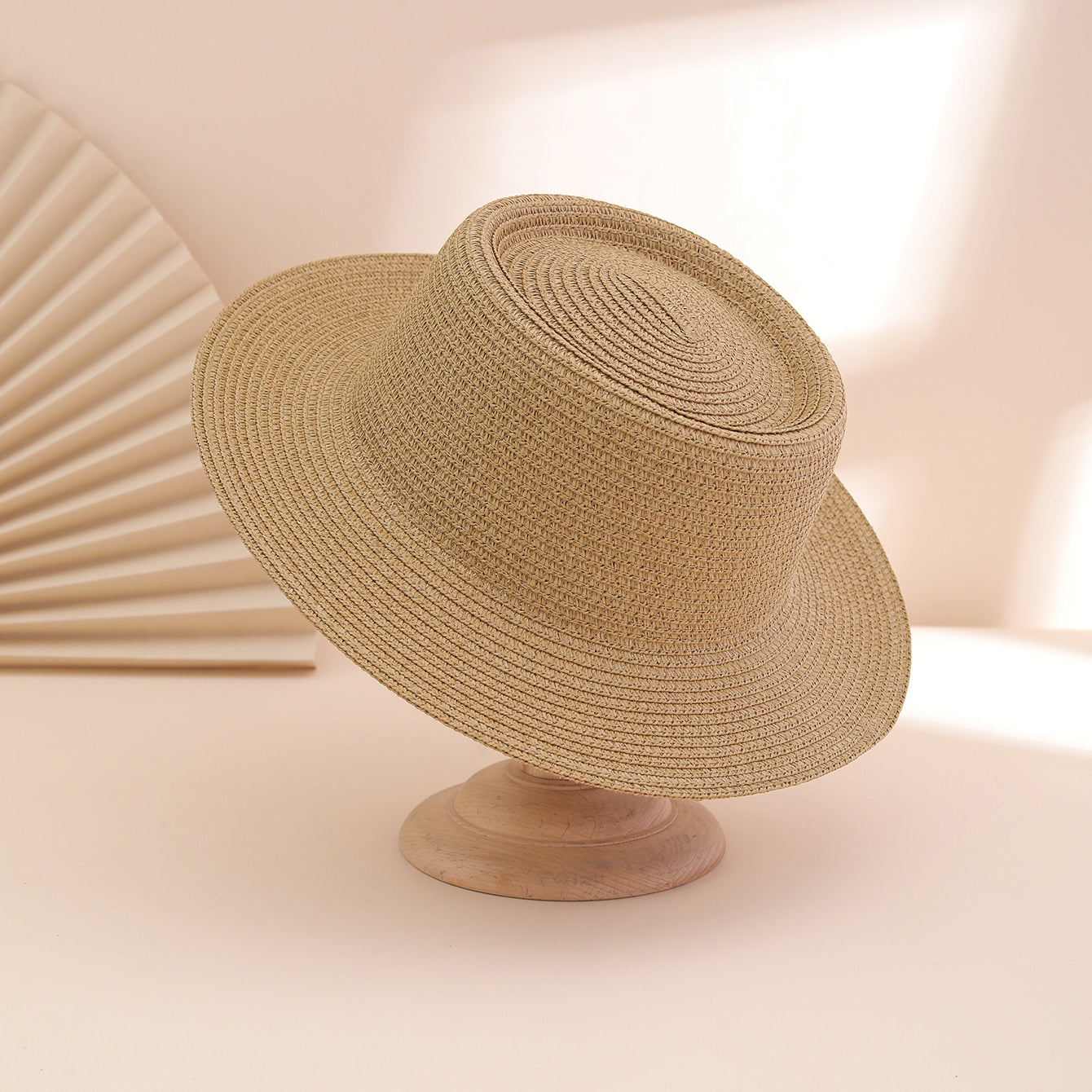 Stylish and Versatile Women’s Sun Hat with Wide Brim